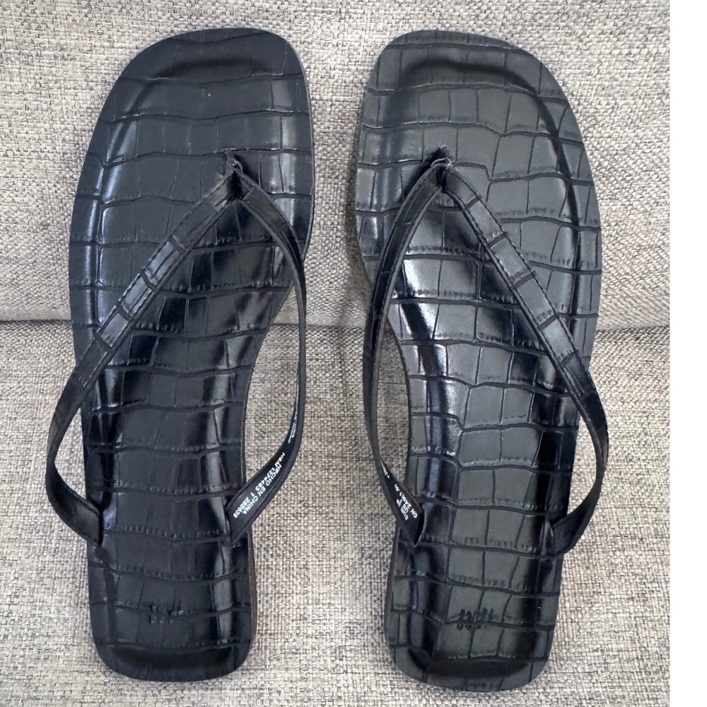H&M Black Croc Embossed Square Toe Flip Flop Sandals Womens US 7 Beach Vacation